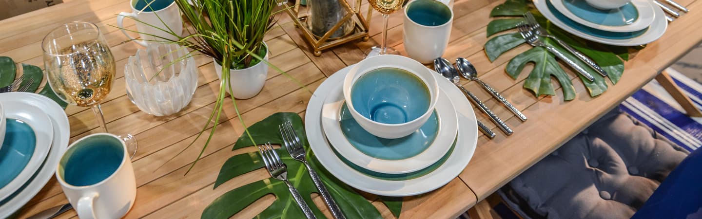 outdoor table setting