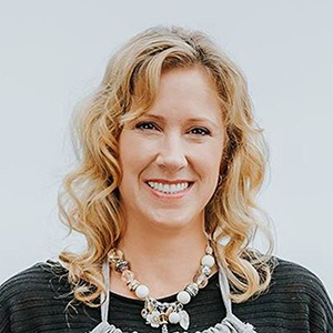 Rebecca Raymond headshot