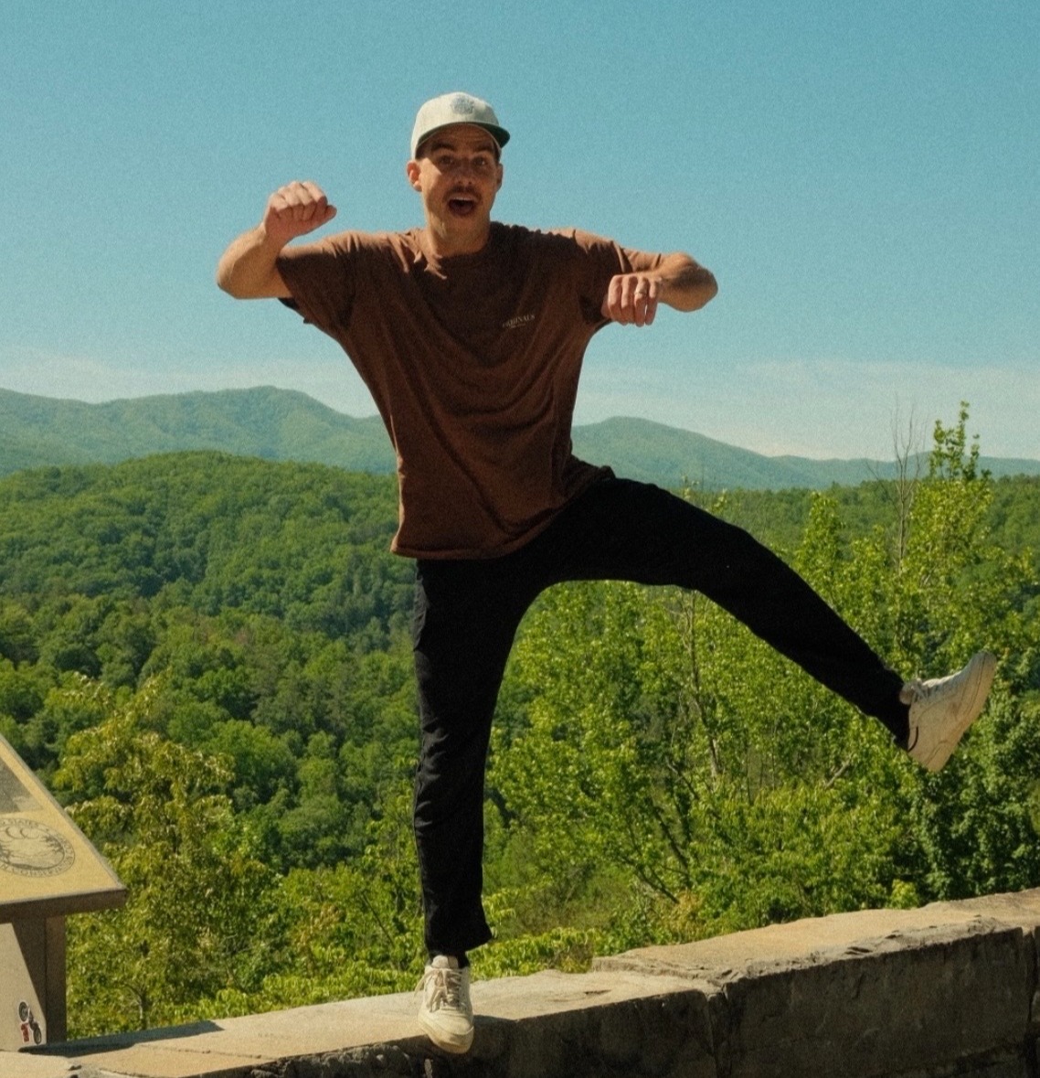 Noah Erb, HGTV's Bachelor Mansion Takeover Champion