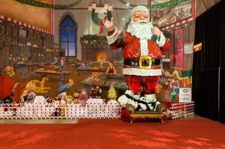 The Tallest Santa in Cleveland