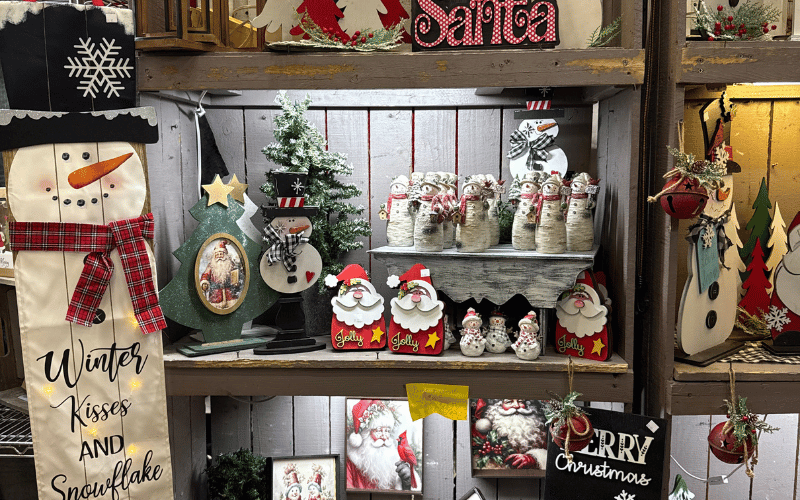 4 Christmas decorations on a shelf