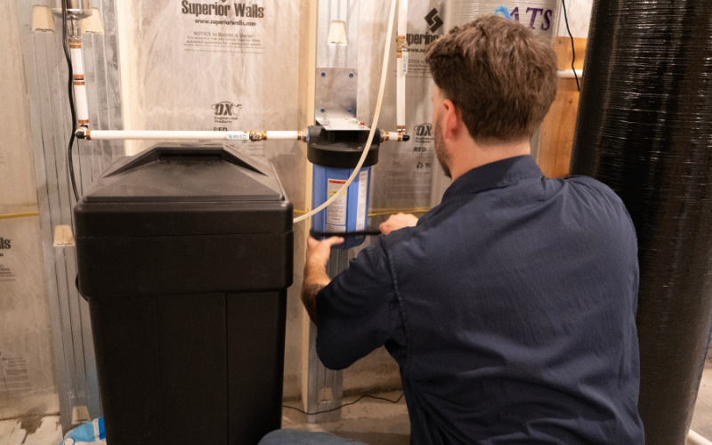 Bob means Plumbing dealing with water tank Bob means Plumbing plumber dealing with water tank
