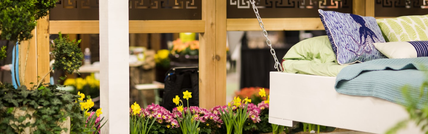 Outdoor Living Hanging Swing Outdoor Living Hanging Swing