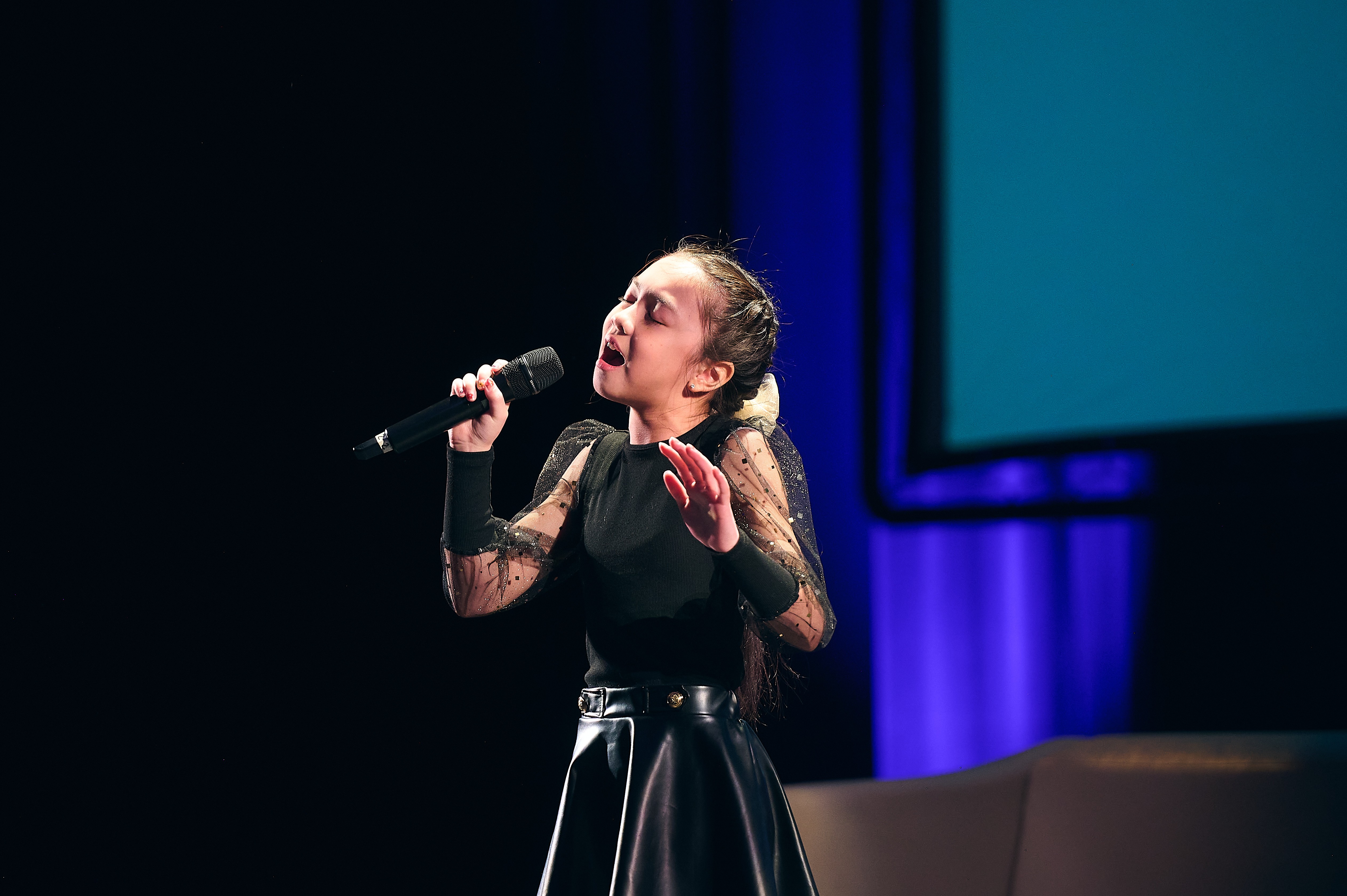 Performances by Julianna Labelle – October 3rd