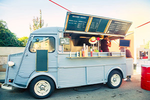 FOOD TRUCKS & FUN COURTYARD FOOD TRUCKS & FUN COURTYARD