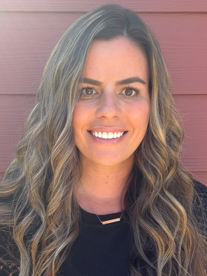 Lindsay Zaras Headshot - Website Portrait